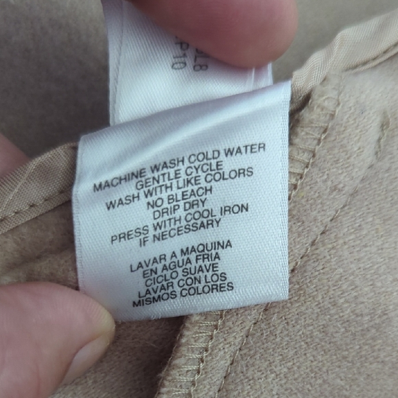 Source Unknown Beige Cape with Dark Edging - Picture 13 of 16